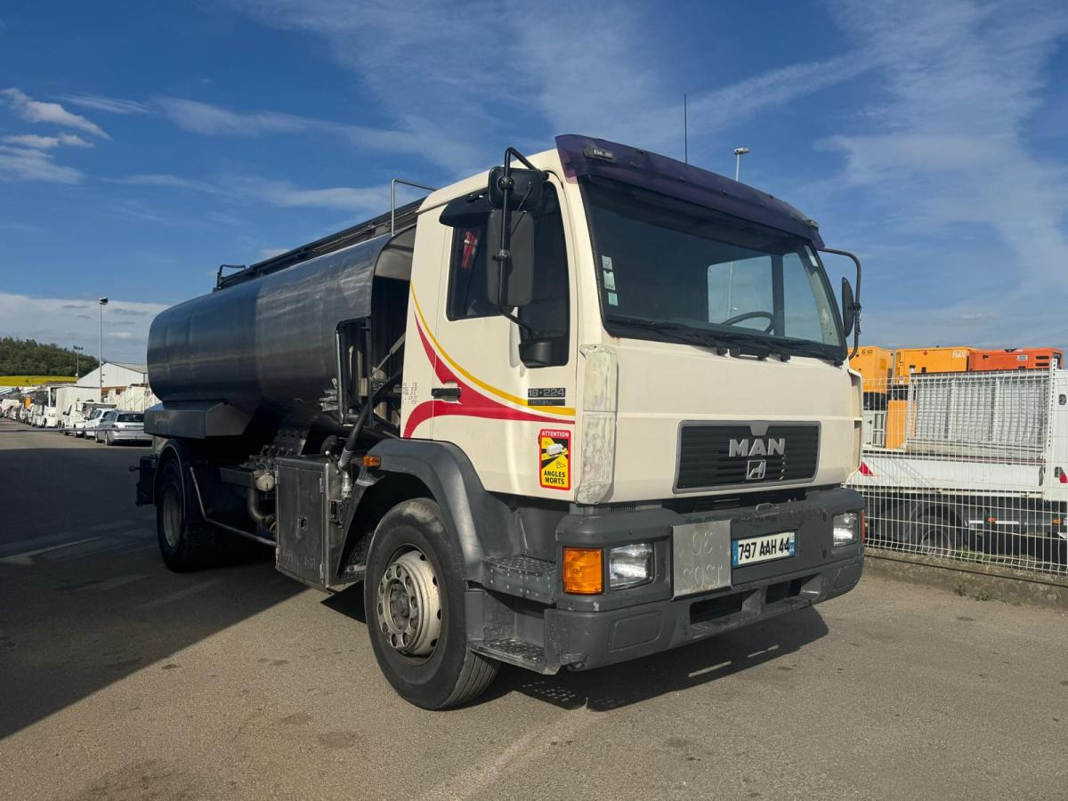 MAN 18.224 - Tank truck: picture 3 MAN 18.224 - Tank truck: picture 3
