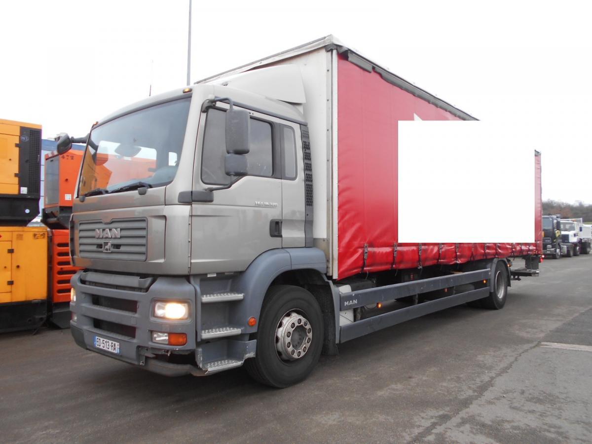MAN TGA 18.320 - Curtainsider truck: picture 1 MAN TGA 18.320 - Curtainsider truck: picture 1