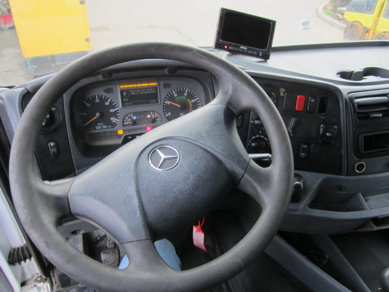 Interior photo 1: Tipper Mercedes AXOR 3236 Interior photo 1: Tipper Mercedes AXOR 3236