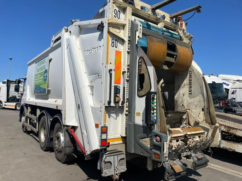 Garbage truck Renault D-Series: picture 6