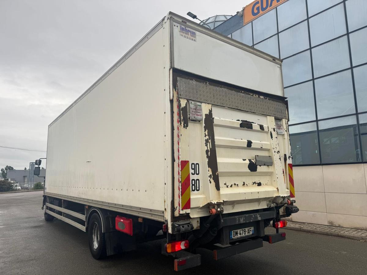 Box truck Renault D-Series: picture 10 Box truck Renault D-Series: picture 10