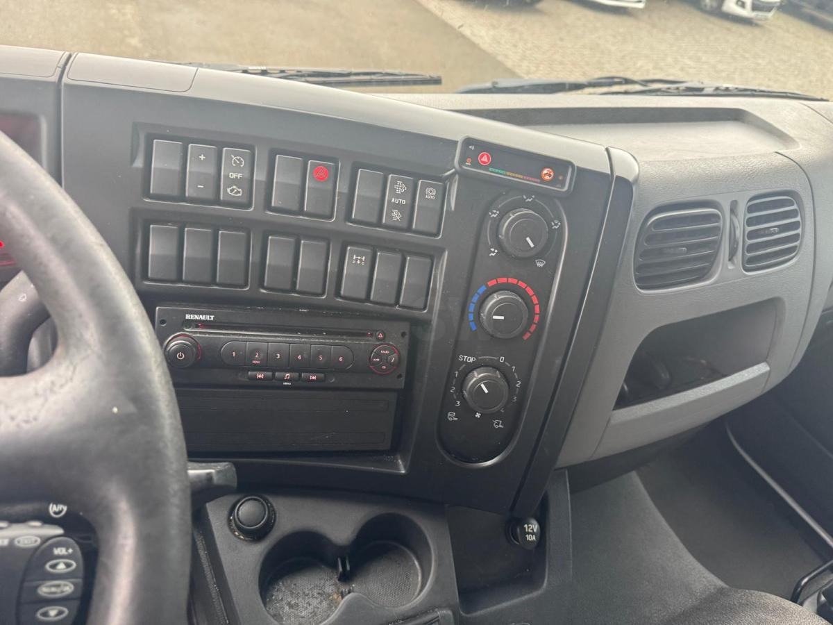 Box truck Renault D-Series: picture 15 Box truck Renault D-Series: picture 15