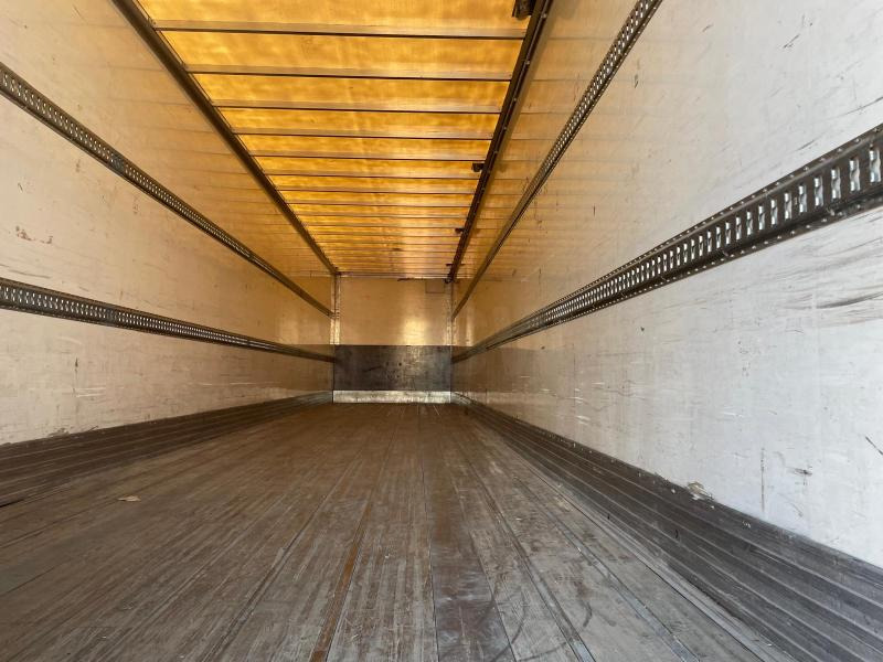 Samro - Closed box semi-trailer: picture 5 Samro - Closed box semi-trailer: picture 5