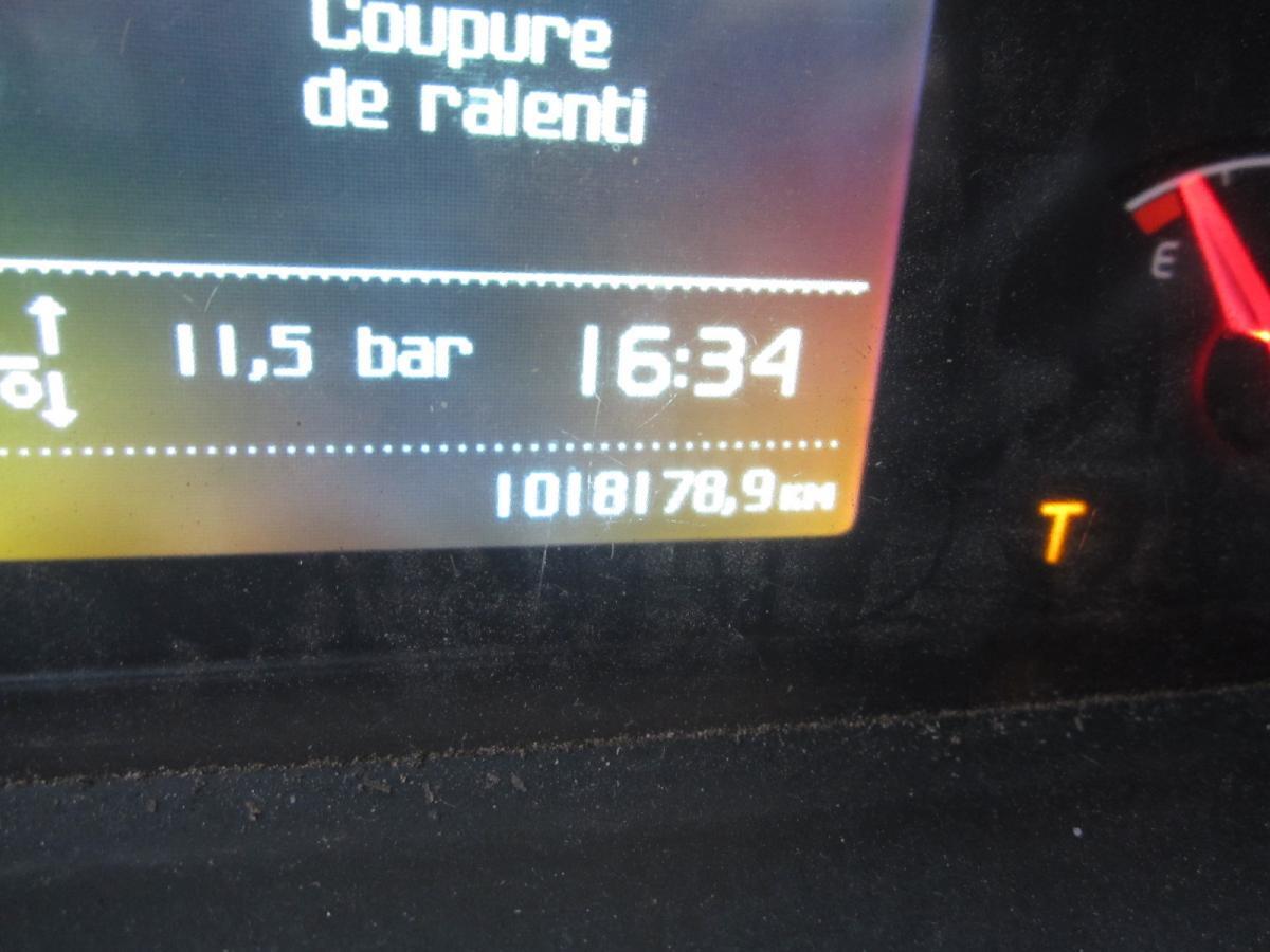 Tractor unit Volvo FM 450: picture 13