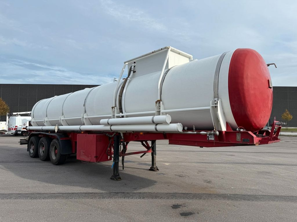 Blumhardt 3 axle 29.000 L ADR Tank trailer Blumhardt 3 axle 29.000 L ADR Tanktrailer - Tank semi-trailer: picture 2 Blumhardt 3 axle 29.000 L ADR Tank trailer Blumhardt 3 axle 29.000 L ADR Tanktrailer - Tank semi-trailer: picture 2
