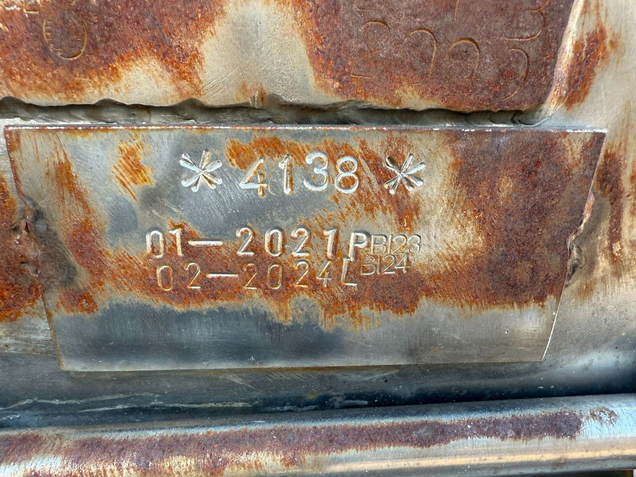 Burg 3 axle 3 compartments 32.200 L ADR - Tank semi-trailer: picture 4 Burg 3 axle 3 compartments 32.200 L ADR - Tank semi-trailer: picture 4