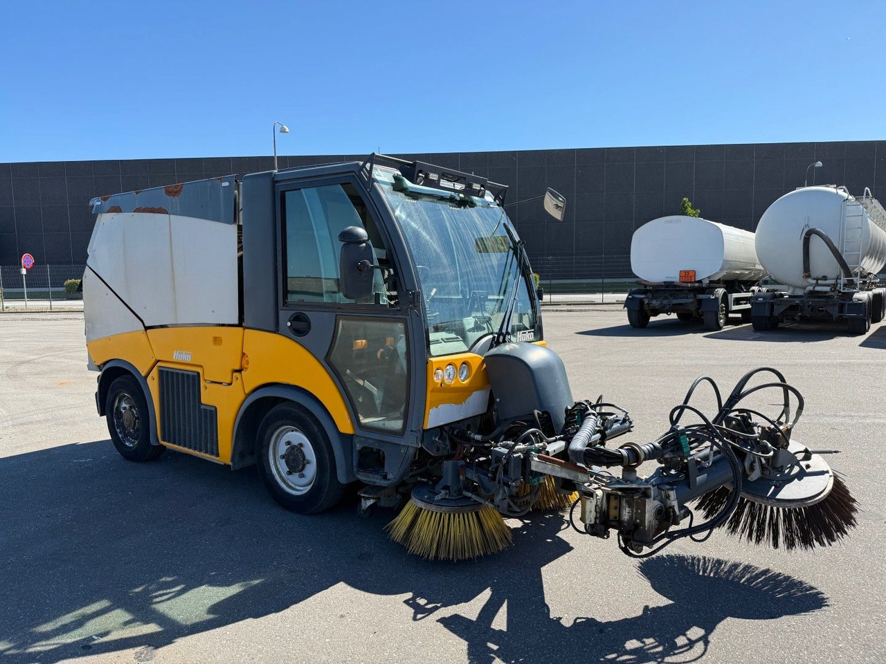 Hako Citymaster 2000 4x4 Euro 5 Kehrmaschine - Road sweeper: picture 2 Hako Citymaster 2000 4x4 Euro 5 Kehrmaschine - Road sweeper: picture 2