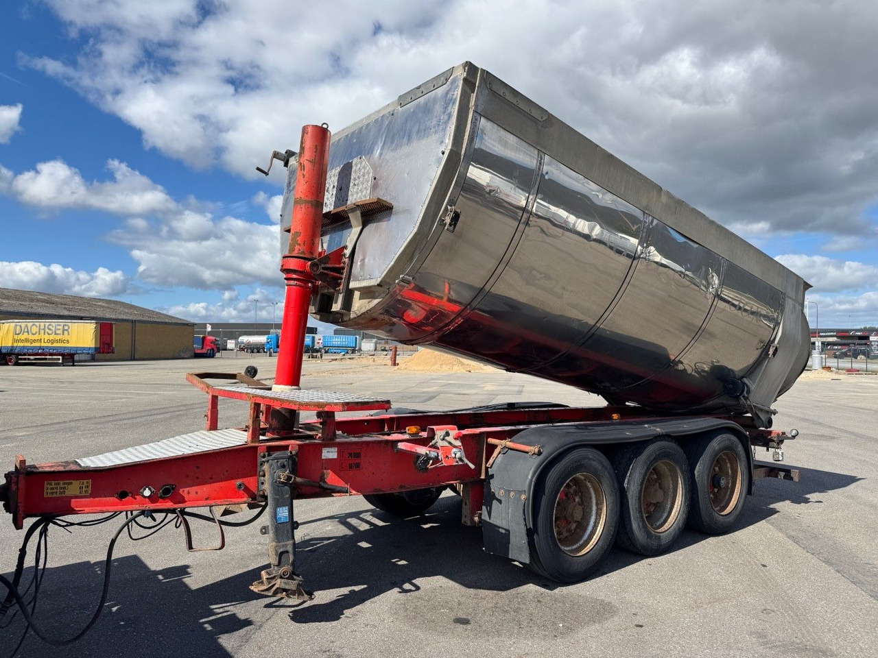 Kel-Berg 3 axle Asphalt tipper / Asphalt Kipper - Tipper trailer: picture 1 Kel-Berg 3 axle Asphalt tipper / Asphalt Kipper - Tipper trailer: picture 1
