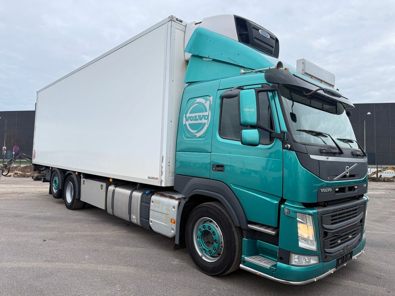 Volvo FM330 6x2*4 Carrier Supra 1050 Nordic - Refrigerator truck: picture 2 Volvo FM330 6x2*4 Carrier Supra 1050 Nordic - Refrigerator truck: picture 2