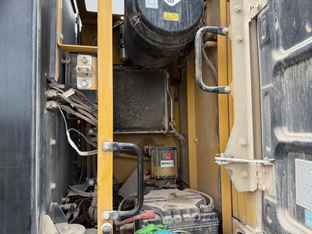 Crawler excavator Caterpillar 326FLN: picture 8