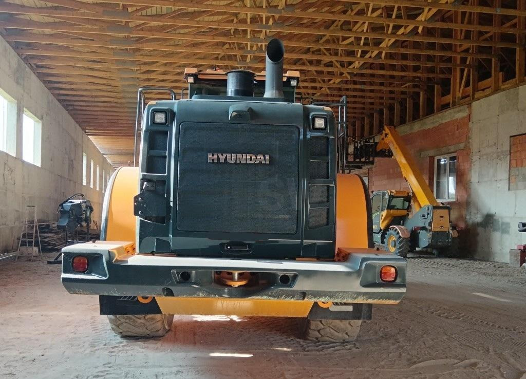Hyundai HL975 - Wheel loader: picture 5 Hyundai HL975 - Wheel loader: picture 5