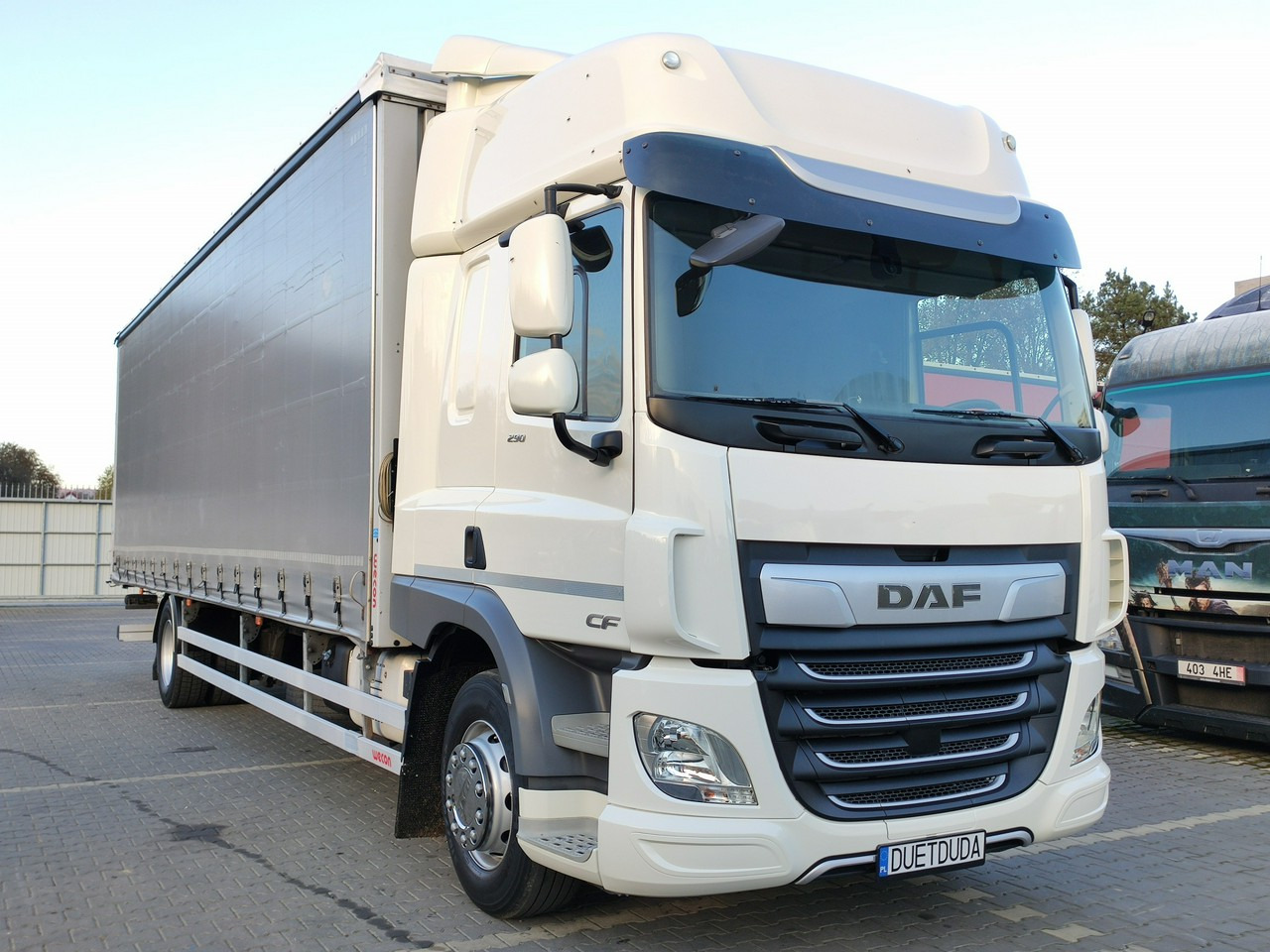 DAF CF 290 E6 Firana Tył Drzwi Dach Podnoszony / Zsuwany Długi 9.30m - Curtainsider truck: picture 3 DAF CF 290 E6 Firana Tył Drzwi Dach Podnoszony / Zsuwany Długi 9.30m - Curtainsider truck: picture 3