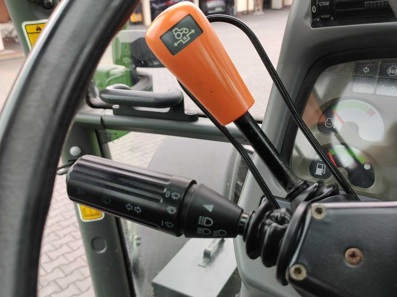 Farm tractor Deutz Fahr Agrotron M620 4x4 Przedni Tuz Wałek W.O.M Wyjścia do Przyczepy: picture 26 Farm tractor Deutz Fahr Agrotron M620 4x4 Przedni Tuz Wałek W.O.M Wyjścia do Przyczepy: picture 26