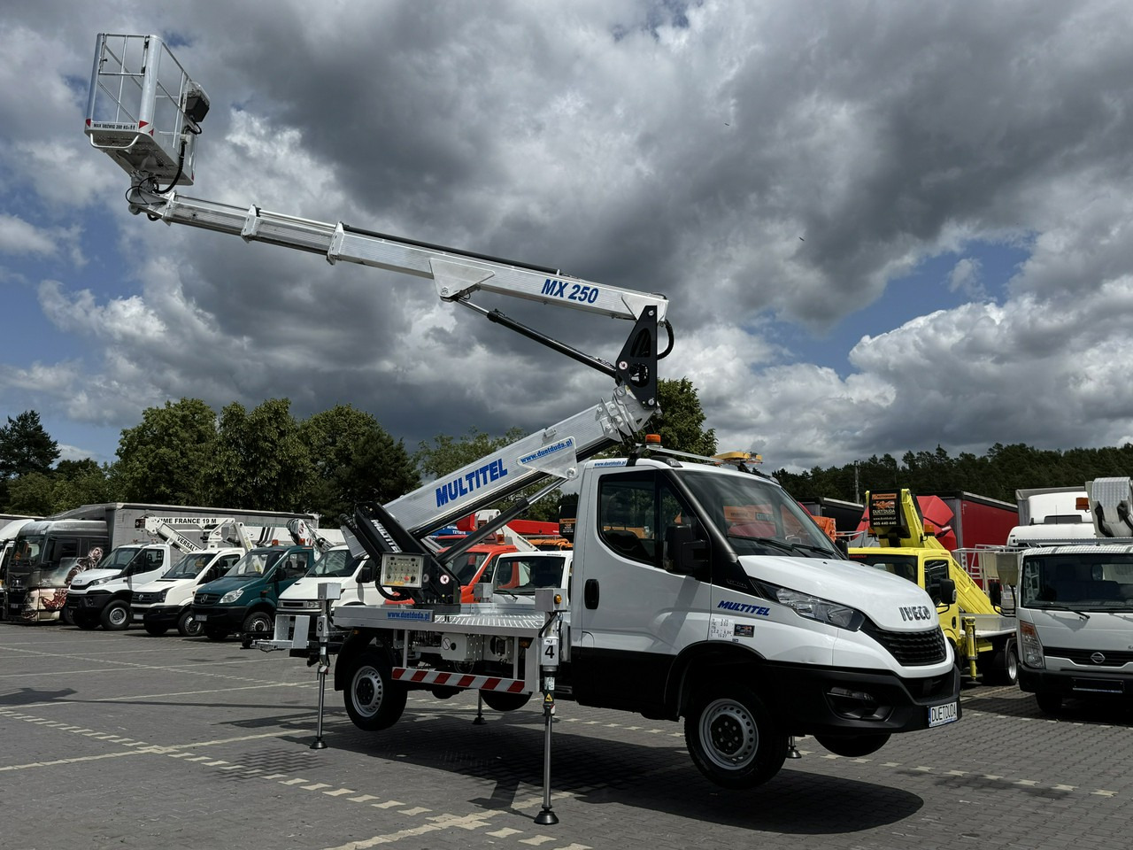 Iveco Daily 35S14 - Truck mounted aerial platform: picture 5 Iveco Daily 35S14 - Truck mounted aerial platform: picture 5