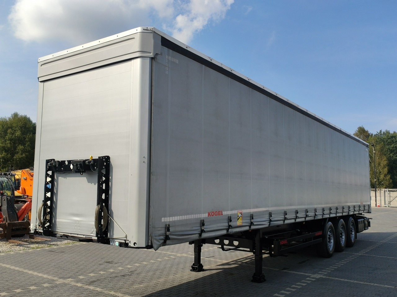 Kogel Coil mulda 3 Osie SAF Dach i Boki Zsuwane - Curtainsider semi-trailer: picture 4 Kogel Coil mulda 3 Osie SAF Dach i Boki Zsuwane - Curtainsider semi-trailer: picture 4