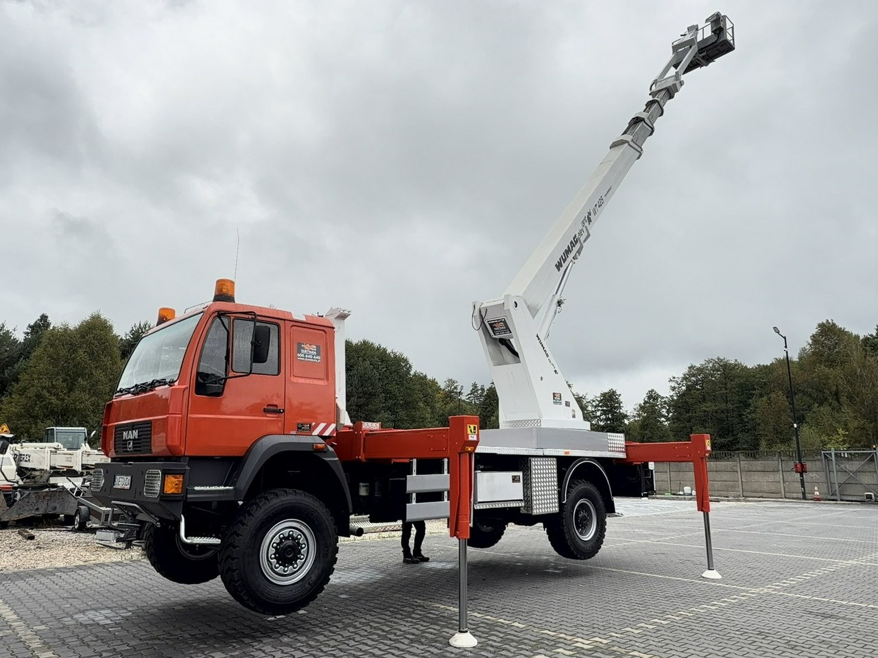 MAN 18.284 4x4 Zwyżka WUMAG WT 425 Podnośnik Koszowy - Truck mounted aerial platform: picture 4 MAN 18.284 4x4 Zwyżka WUMAG WT 425 Podnośnik Koszowy - Truck mounted aerial platform: picture 4