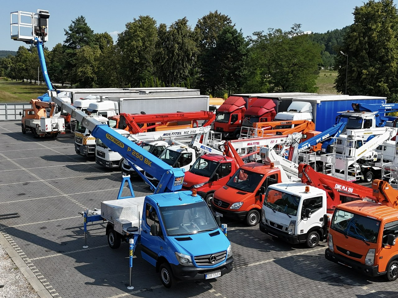 Mercedes Sprinter - Truck mounted aerial platform: picture 2 Mercedes Sprinter - Truck mounted aerial platform: picture 2