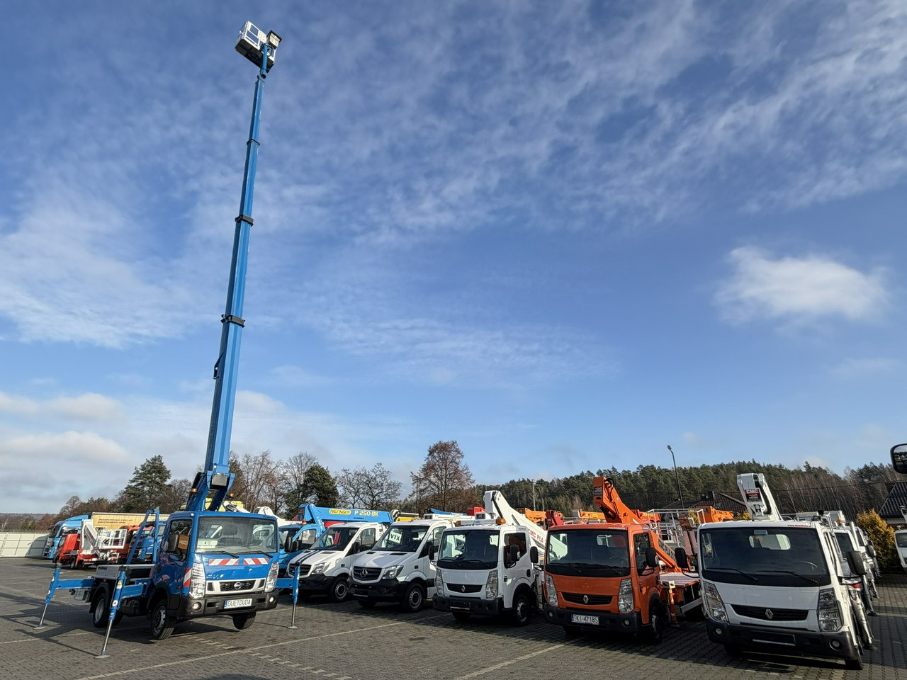 Nissan Cabstar - Truck mounted aerial platform: picture 4 Nissan Cabstar - Truck mounted aerial platform: picture 4