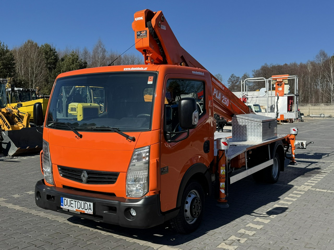Renault Maxity - Truck mounted aerial platform: picture 3 Renault Maxity - Truck mounted aerial platform: picture 3