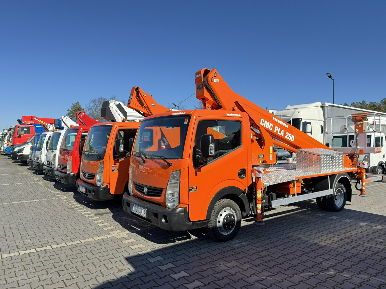 Renault Maxity - Truck mounted aerial platform: picture 1 Renault Maxity - Truck mounted aerial platform: picture 1