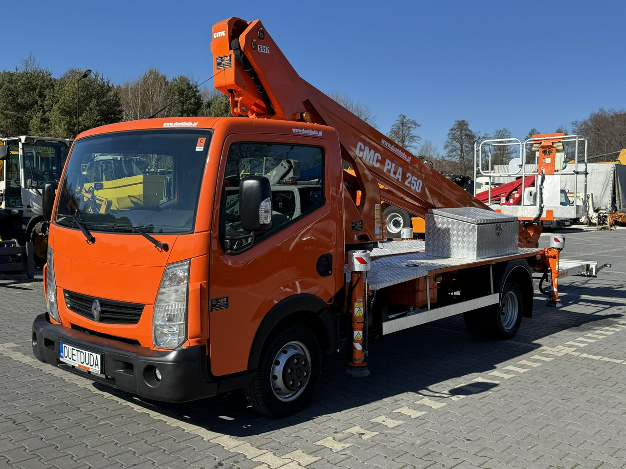 Renault Maxity - Truck mounted aerial platform: picture 5 Renault Maxity - Truck mounted aerial platform: picture 5