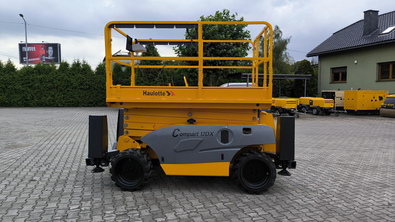 HAULOTTE Compact 12 DX - Scissor lift: picture 5 HAULOTTE Compact 12 DX - Scissor lift: picture 5