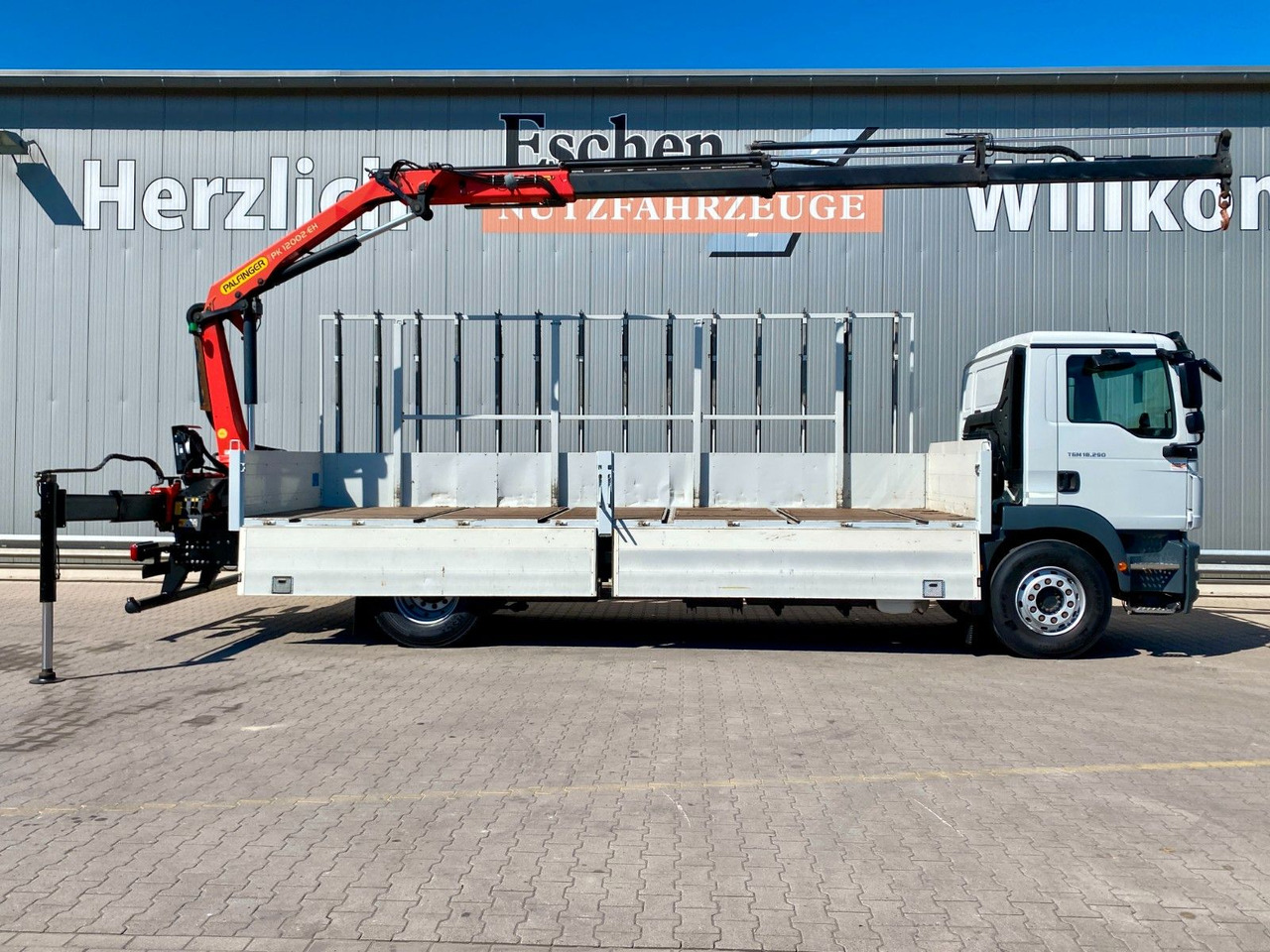 MAN TGM 18.290| Glas/HEGLA*PK12002*Funk*3x Sitze*AHK - Dropside/ Flatbed truck, Crane truck: picture 2 MAN TGM 18.290| Glas/HEGLA*PK12002*Funk*3x Sitze*AHK - Dropside/ Flatbed truck, Crane truck: picture 2