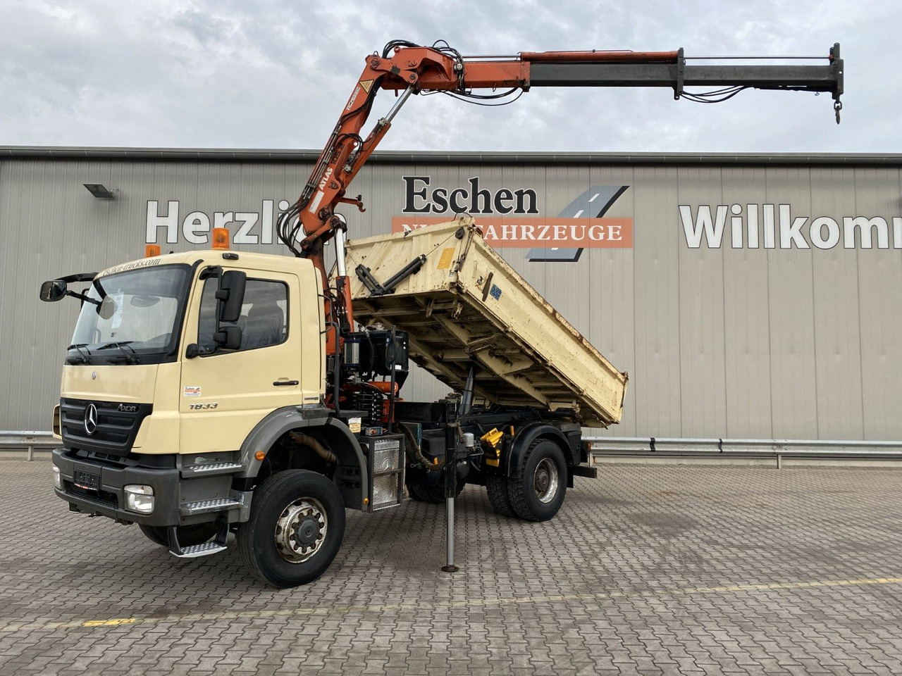 Mercedes-Benz 1833 4x4 Axor | Atlas 105.2-A2*Funk*AHK*3 Sitze - Tipper, Crane truck: picture 2 Mercedes-Benz 1833 4x4 Axor | Atlas 105.2-A2*Funk*AHK*3 Sitze - Tipper, Crane truck: picture 2
