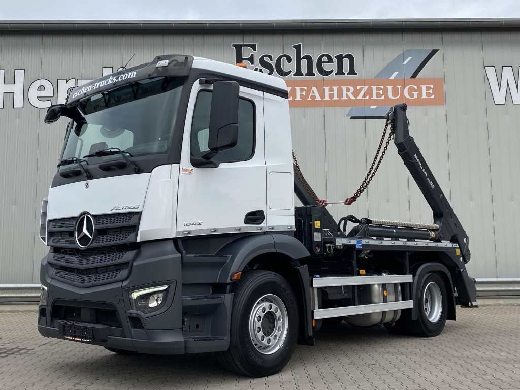 Mercedes-Benz 1842 L Actros - Skip loader truck: picture 2 Mercedes-Benz 1842 L Actros - Skip loader truck: picture 2