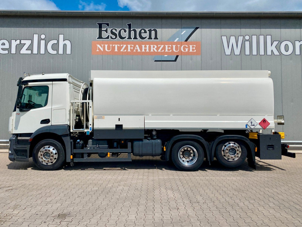 Mercedes-Benz 2540 Antos | A3*3x Kammern/20.990ltr*Kamera*Navi - Tank truck: picture 2 Mercedes-Benz 2540 Antos | A3*3x Kammern/20.990ltr*Kamera*Navi - Tank truck: picture 2