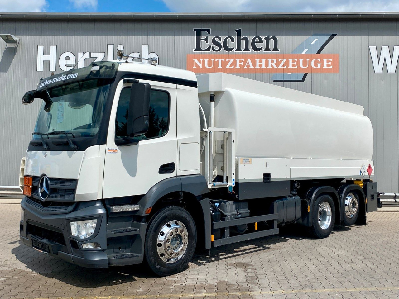 Mercedes-Benz 2540 Antos | A3*3x Kammern/20.990ltr*Kamera*Navi - Tank truck: picture 1 Mercedes-Benz 2540 Antos | A3*3x Kammern/20.990ltr*Kamera*Navi - Tank truck: picture 1