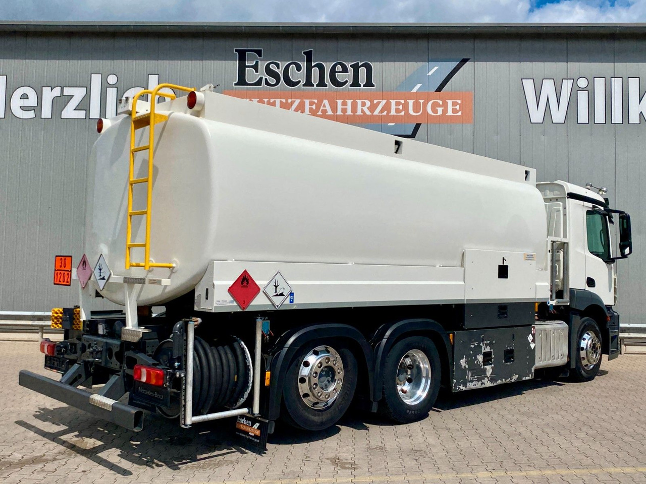 Mercedes-Benz 2540 Antos | A3*3x Kammern/20.990ltr*Kamera*Navi - Tank truck: picture 5 Mercedes-Benz 2540 Antos | A3*3x Kammern/20.990ltr*Kamera*Navi - Tank truck: picture 5