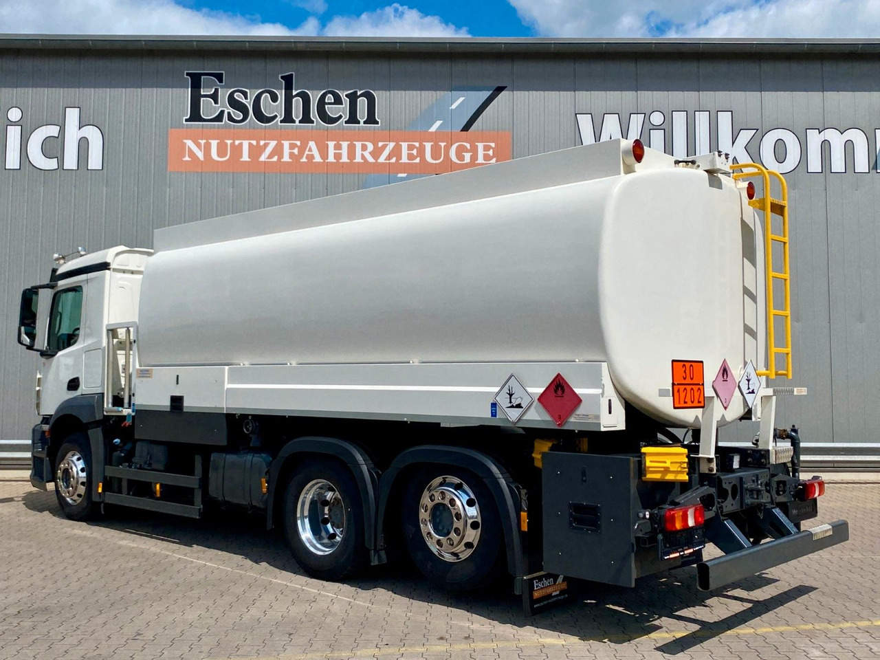 Mercedes-Benz 2540 Antos | A3*3x Kammern/20.990ltr*Kamera*Navi - Tank truck: picture 3 Mercedes-Benz 2540 Antos | A3*3x Kammern/20.990ltr*Kamera*Navi - Tank truck: picture 3