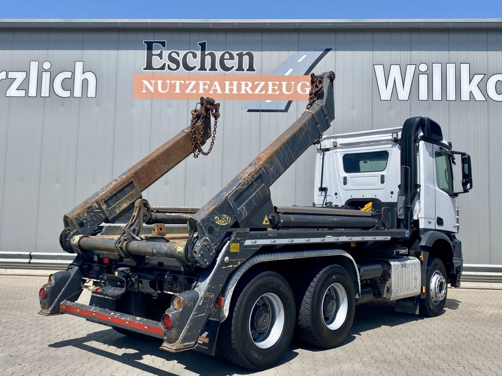 Mercedes-Benz 2643 L 6x4 - Skip loader truck: picture 5 Mercedes-Benz 2643 L 6x4 - Skip loader truck: picture 5