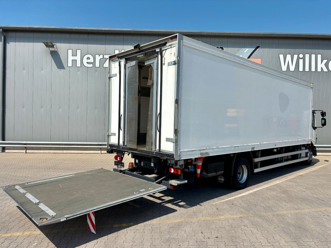 Volvo FL 250|CarrierSupra1250MT*Diesel/Netz*LBW 2.0to. - Refrigerator truck: picture 5 Volvo FL 250|CarrierSupra1250MT*Diesel/Netz*LBW 2.0to. - Refrigerator truck: picture 5