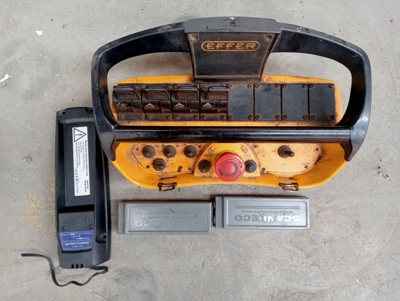 Grúa EFFER 305 5S - Loader crane for Truck: picture 1 Grúa EFFER 305 5S - Loader crane for Truck: picture 1