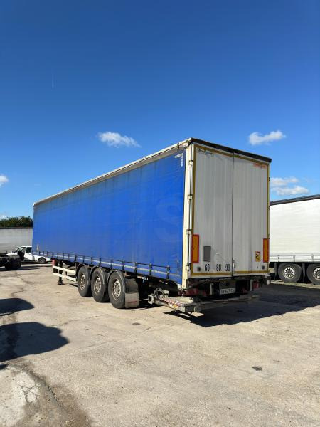 Curtainsider semi-trailer Fruehauf: picture 1