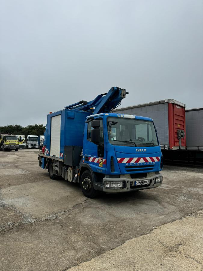 Iveco Eurocargo 100E18 - Truck mounted aerial platform: picture 3 Iveco Eurocargo 100E18 - Truck mounted aerial platform: picture 3