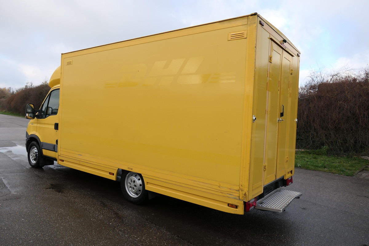 IVECO Daily 35 S11 C30C KURZ AUTOMATIK KAMERA Regale L - Box van: picture 4 IVECO Daily 35 S11 C30C KURZ AUTOMATIK KAMERA Regale L - Box van: picture 4