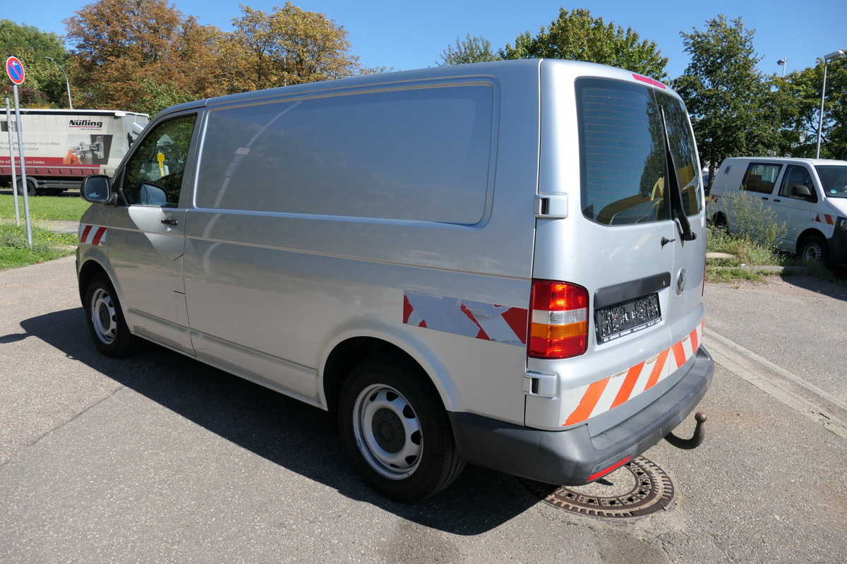 VW T5 Transporter 2.0 TDI 4Motion Flügeltür Klima A - Small van: picture 5 VW T5 Transporter 2.0 TDI 4Motion Flügeltür Klima A - Small van: picture 5