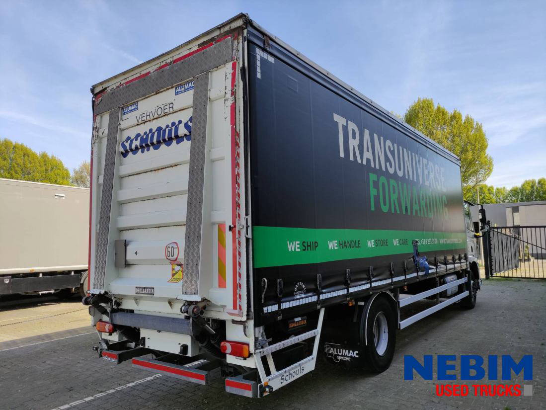 DAF CF 320 4x2 - 440.565 km - Curtainsider truck: picture 2 DAF CF 320 4x2 - 440.565 km - Curtainsider truck: picture 2