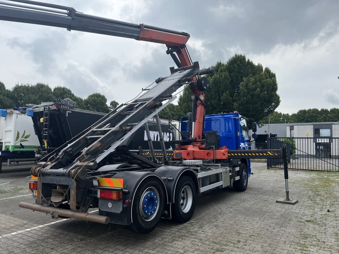 DAF CF 85.360 6x2 NCH cable system - Palfinger PK 18002 - Container transporter/ Swap body truck, Crane truck: picture 2 DAF CF 85.360 6x2 NCH cable system - Palfinger PK 18002 - Container transporter/ Swap body truck, Crane truck: picture 2