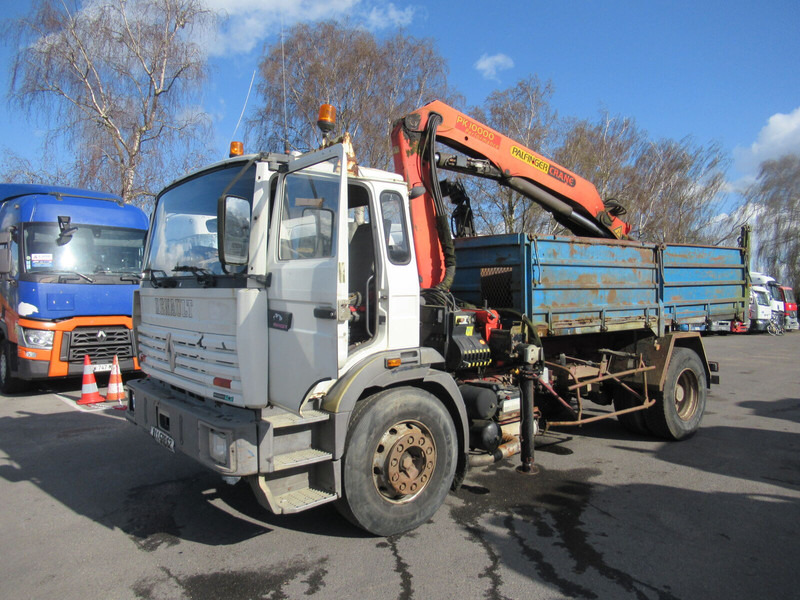 Renault G300 - Dropside/ Flatbed truck, Crane truck: picture 2 Renault G300 - Dropside/ Flatbed truck, Crane truck: picture 2