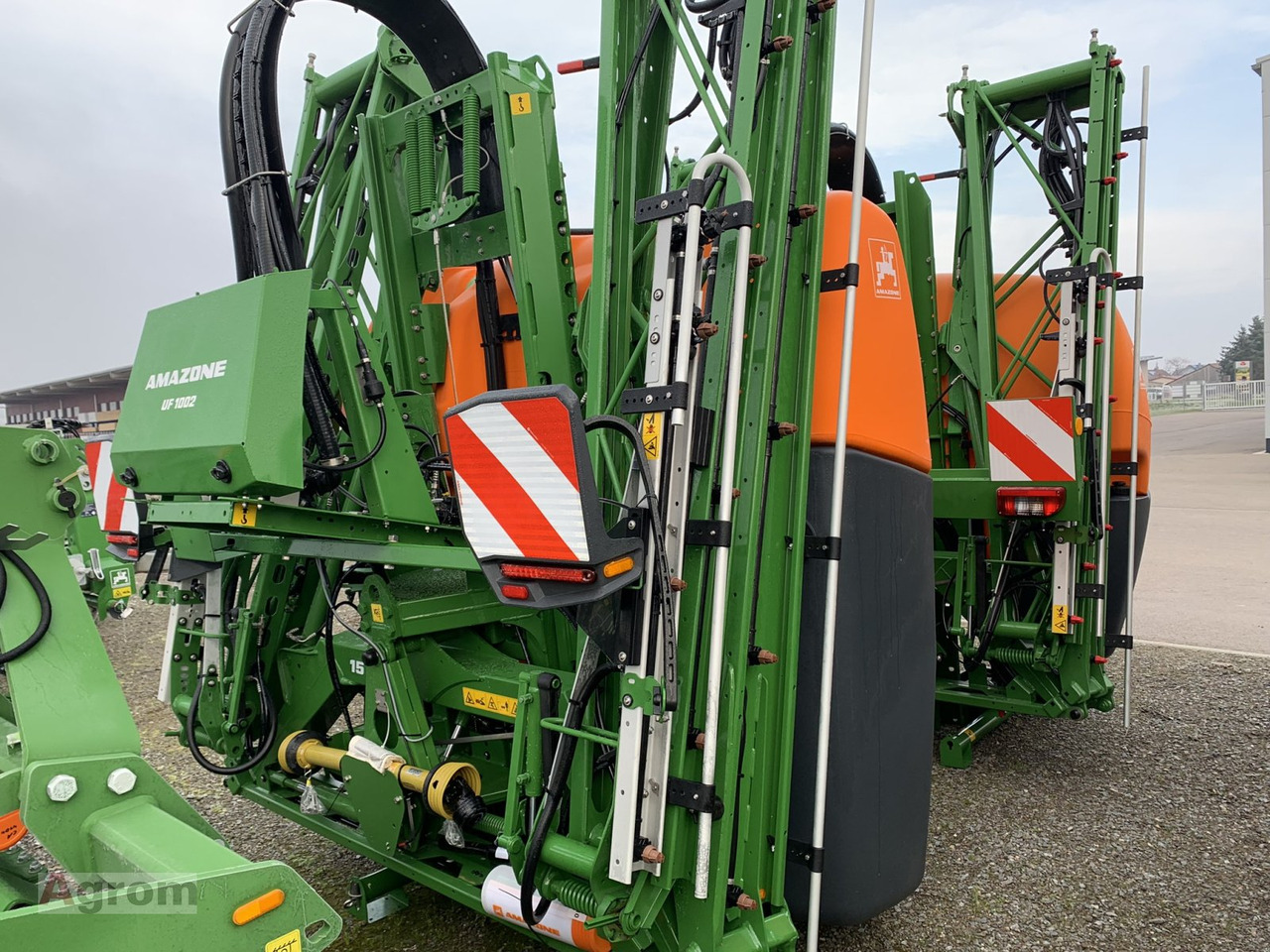 Amazone UF 1002 - Tractor mounted sprayer: picture 2 Amazone UF 1002 - Tractor mounted sprayer: picture 2