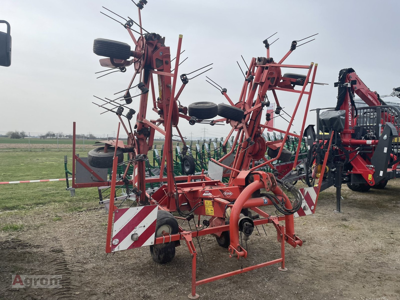 Kuhn GF 8501 - Tedder/ Rake: picture 2 Kuhn GF 8501 - Tedder/ Rake: picture 2