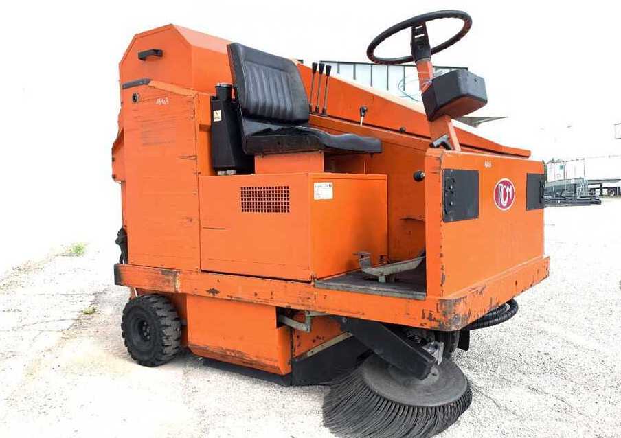 RCM T 9000 TD/1 - Industrial sweeper: picture 4 RCM T 9000 TD/1 - Industrial sweeper: picture 4