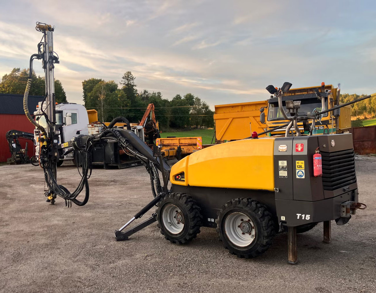 Atlas Copco FlexiROC T15R-01 - Drilling rig: picture 2 Atlas Copco FlexiROC T15R-01 - Drilling rig: picture 2