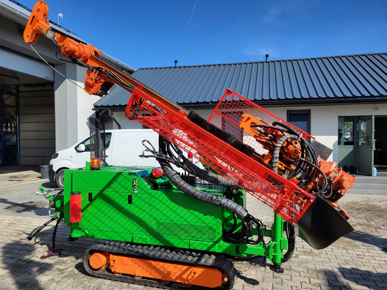 Comacchio GEO 205 - Drilling rig: picture 2 Comacchio GEO 205 - Drilling rig: picture 2