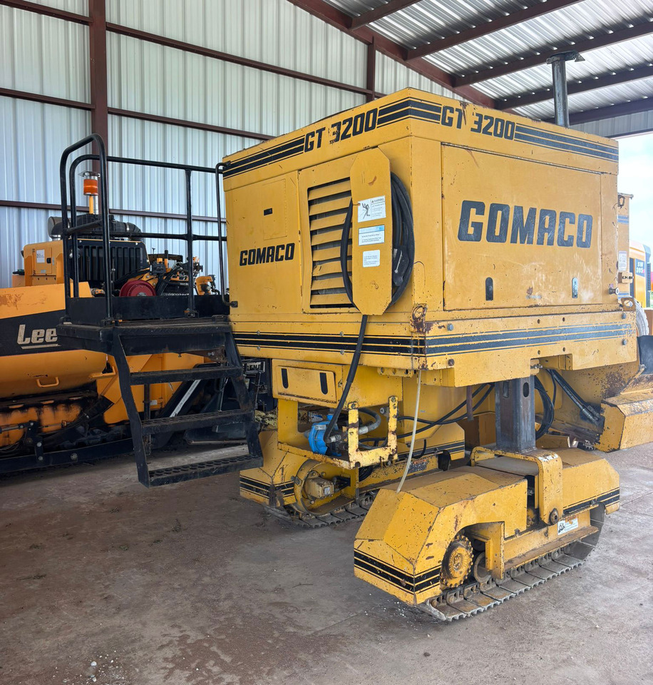 Gomaco GT-3200 - Asphalt paver: picture 1 Gomaco GT-3200 - Asphalt paver: picture 1