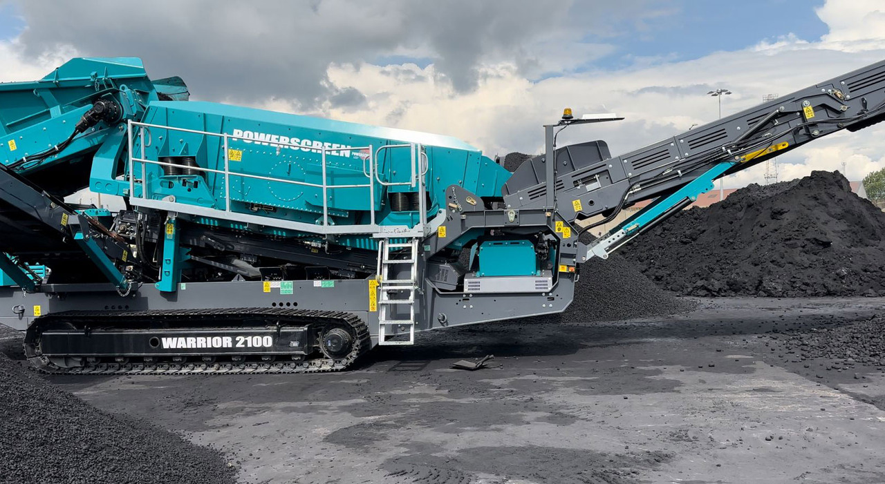 Powerscreen Warrior 2100 Triple Shaft - Screener: picture 2 Powerscreen Warrior 2100 Triple Shaft - Screener: picture 2